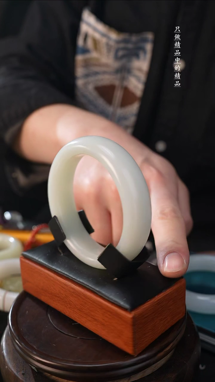 【闪购商品】和田玉手镯未镶嵌羊脂白玉手镯57.5宽版