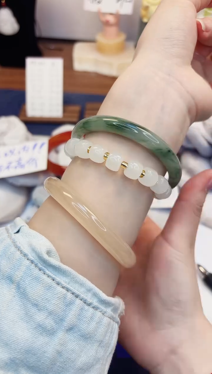 【闪购商品】石英质玉手镯未镶嵌46-天山翠-圈口61