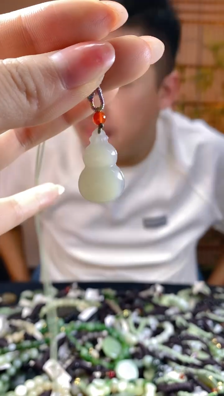 和田玉未镶嵌颈饰多样性发货，拍一发一