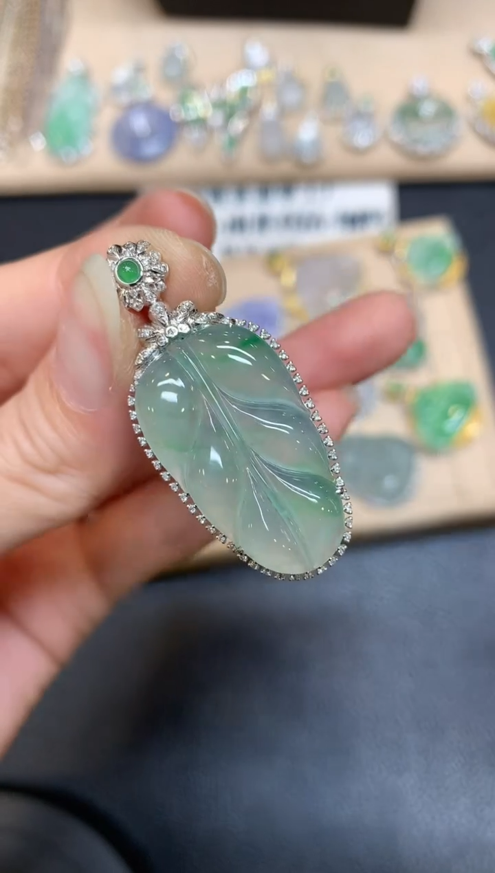 【闪购商品】翡翠颈饰18K金镶嵌树叶【无服务费