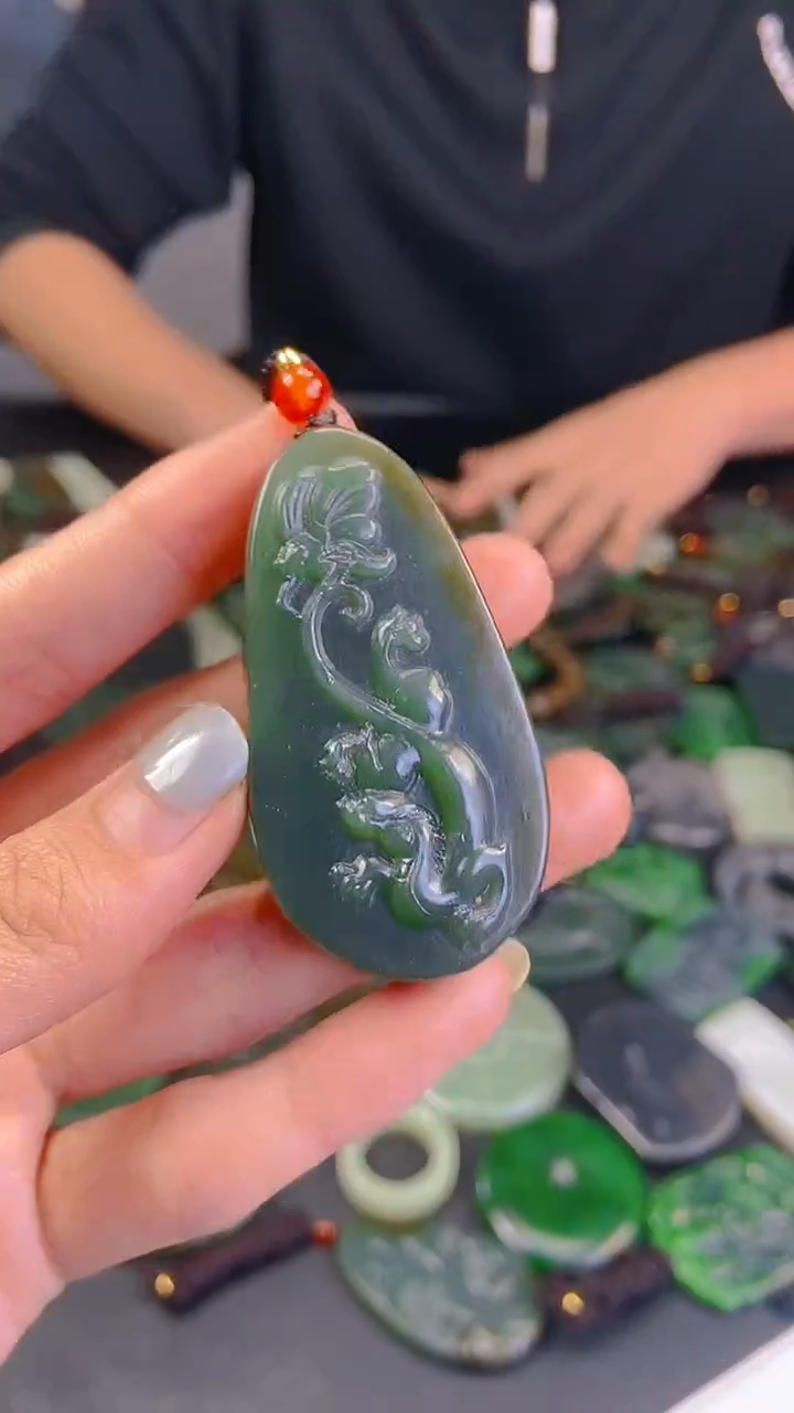 颈饰未镶嵌和田玉1