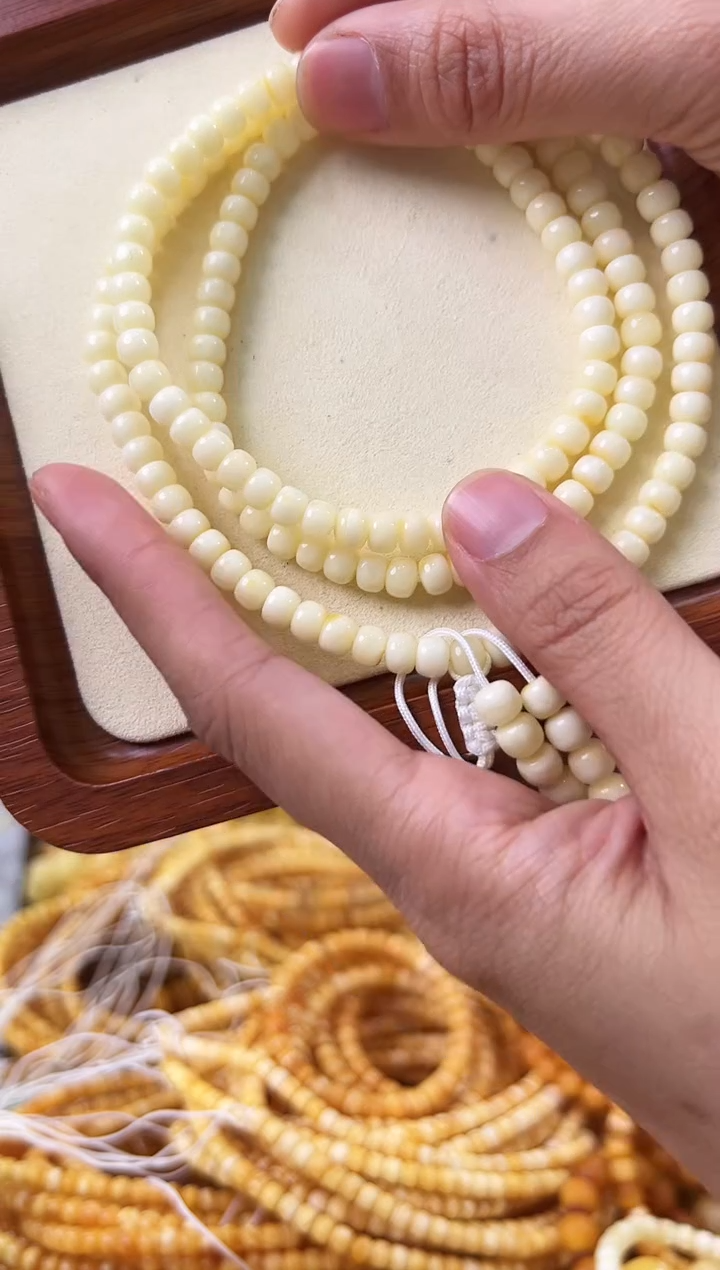 【闪购商品】琥珀手链未镶嵌蜜蜡项链多样性发其中一件