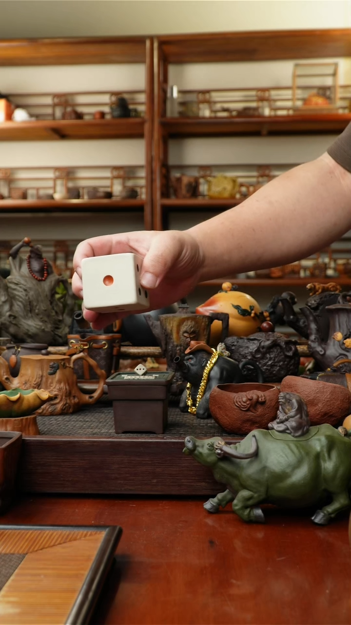 茶壶紫砂筛子杯就好比空间那边