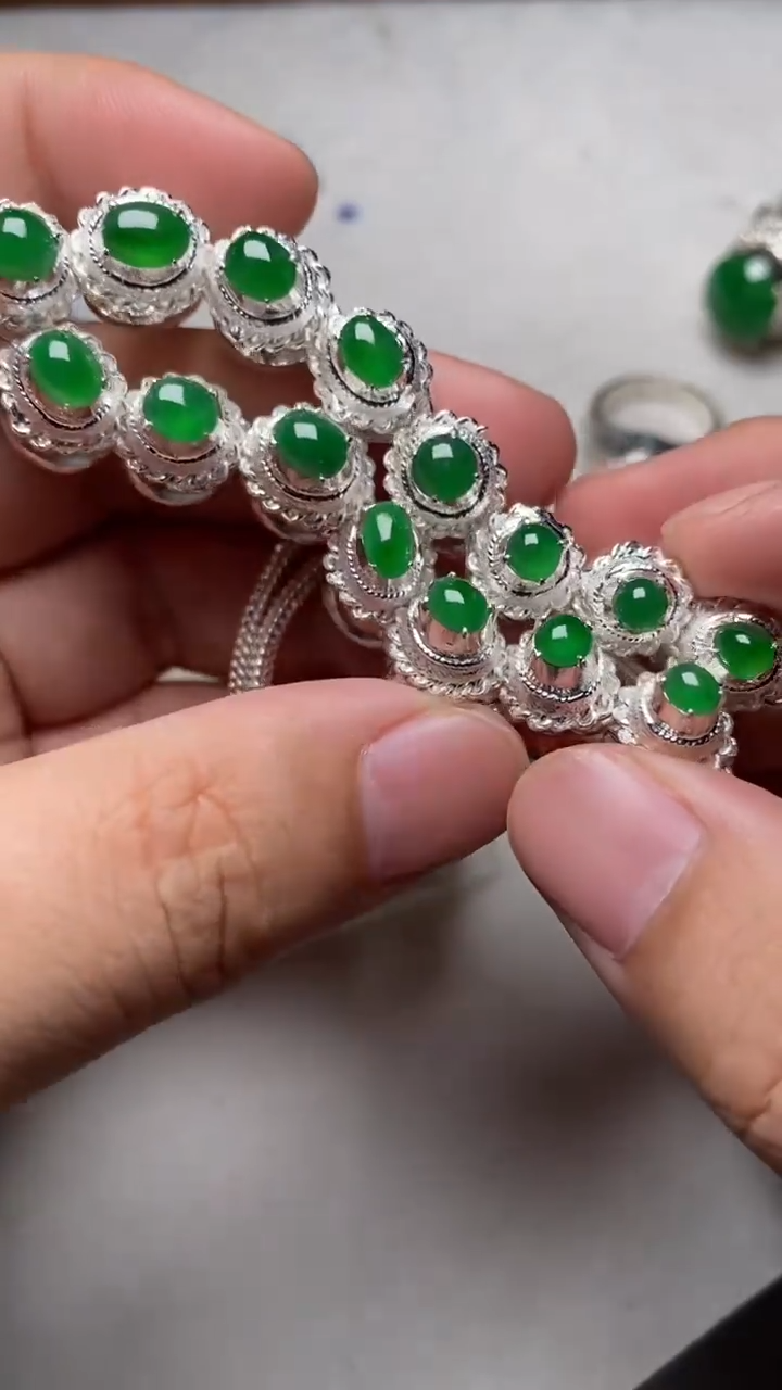 未镶嵌定制翡翠流*、天然缅甸翡翠A货