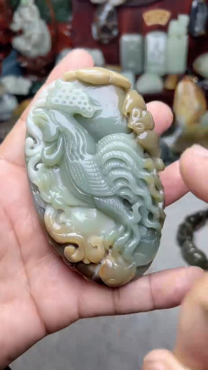 和田玉未镶嵌把件-