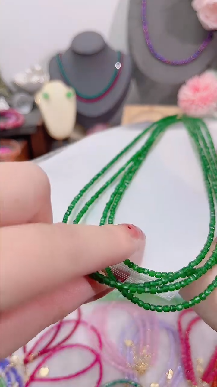 颈饰银S925镶嵌石榴石（沙弗莱）绿方99