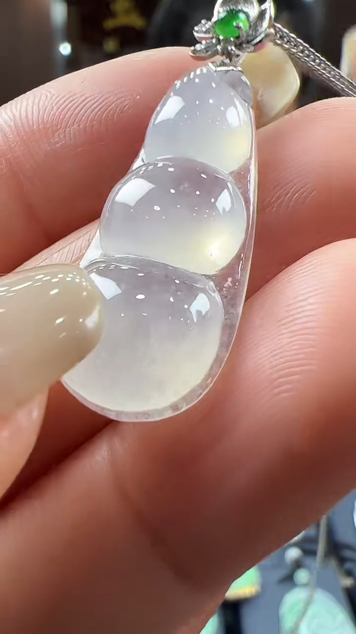 【闪购商品】翡翠挂件18K金镶嵌豆子不含链