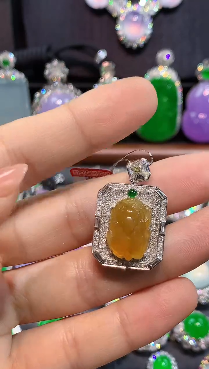 吊坠(不含链)18K金镶嵌翡翠吊坠