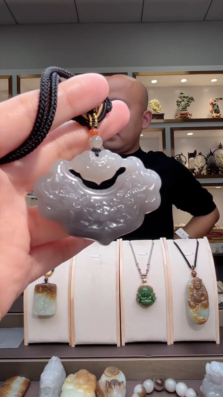 颈饰未镶嵌和田玉苏