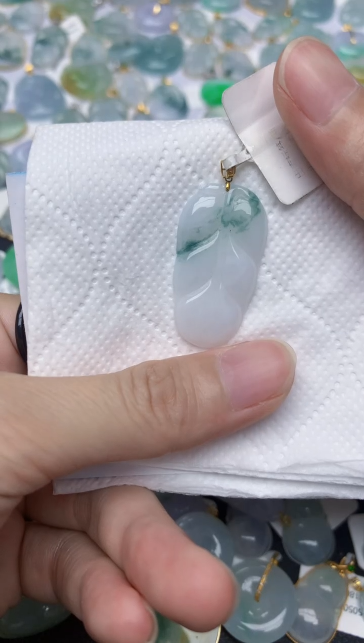 翡翠18K金镶嵌颈饰天然A货翡翠