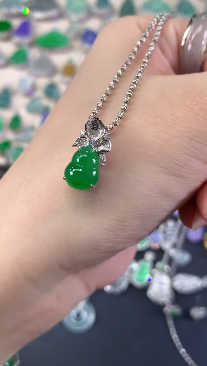 吊坠(不含链)18K金镶嵌翡翠A866|7800