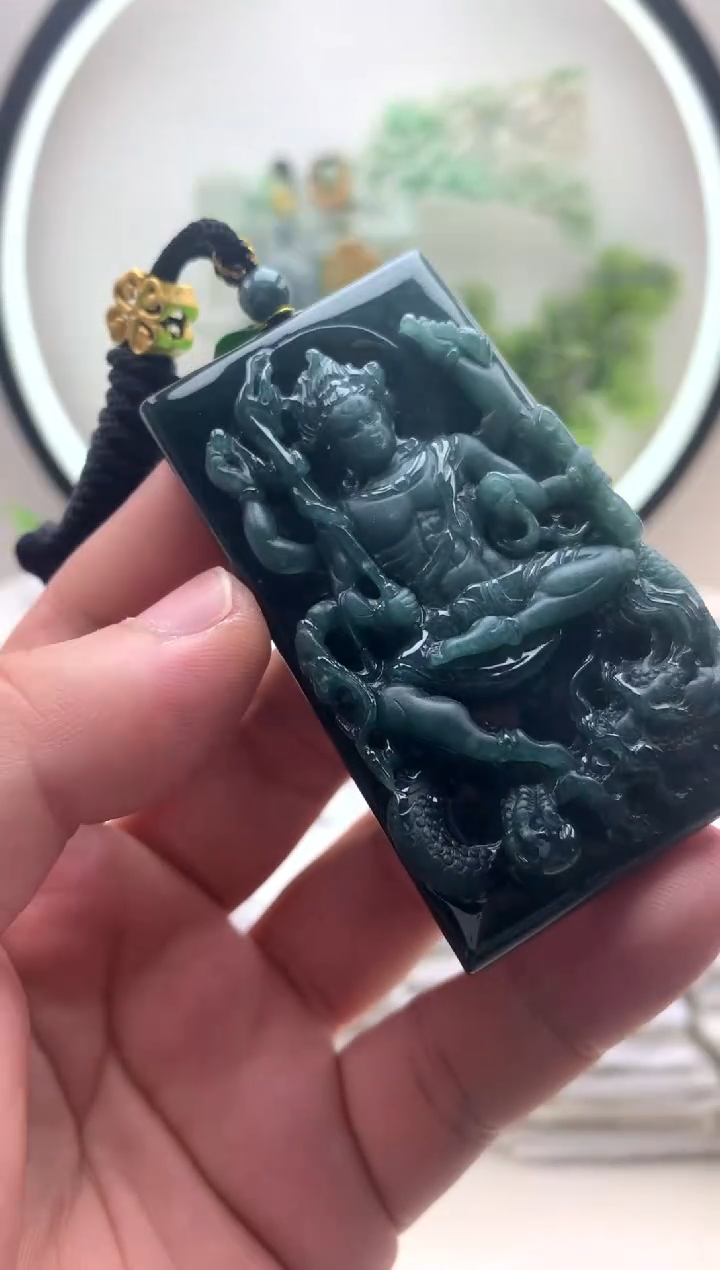 颈饰未镶嵌翡翠不动