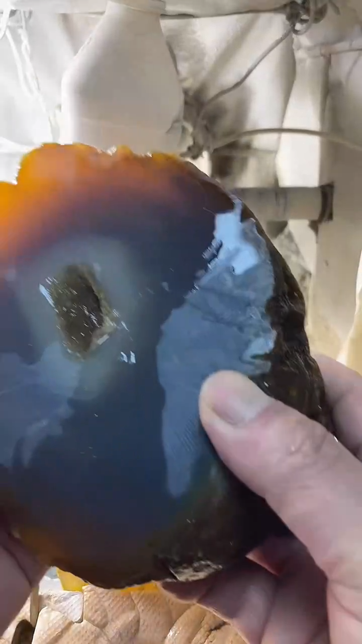 定制玛瑙别****）原石402205