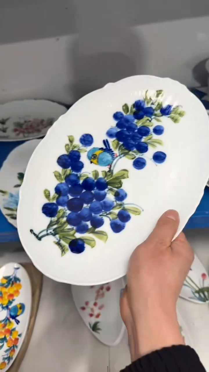 摆件陶瓷景德镇高温瓷（云艺大鱼盘）