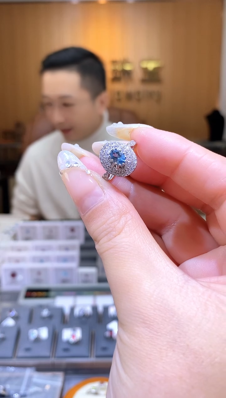 【闪购商品】海蓝宝石戒指银S925镶嵌天然超级圣玛利亚海蓝宝戒指