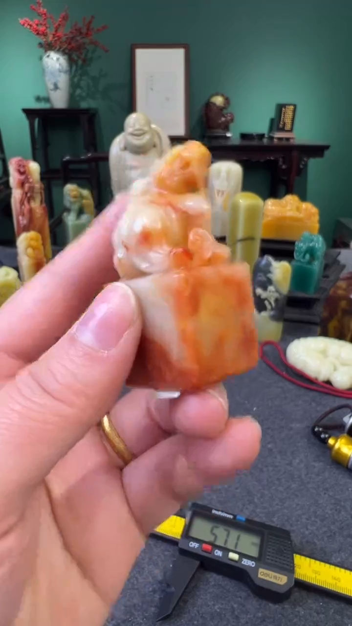 【闪购商品】寿山石芙蓉瑞兽钮