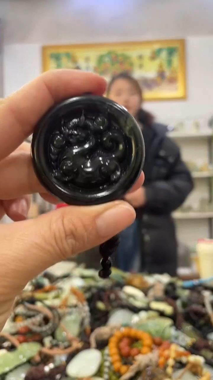 未镶嵌岫玉挂件 