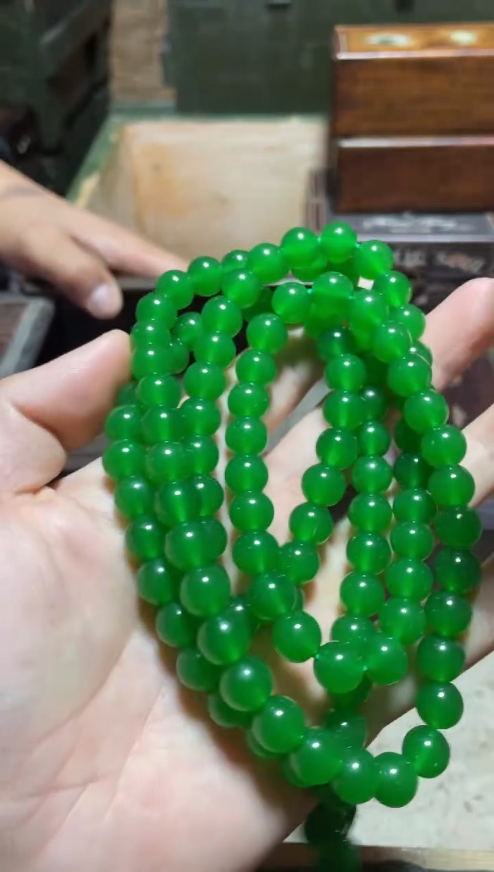 【闪购商品】绿项链1件卡1.0