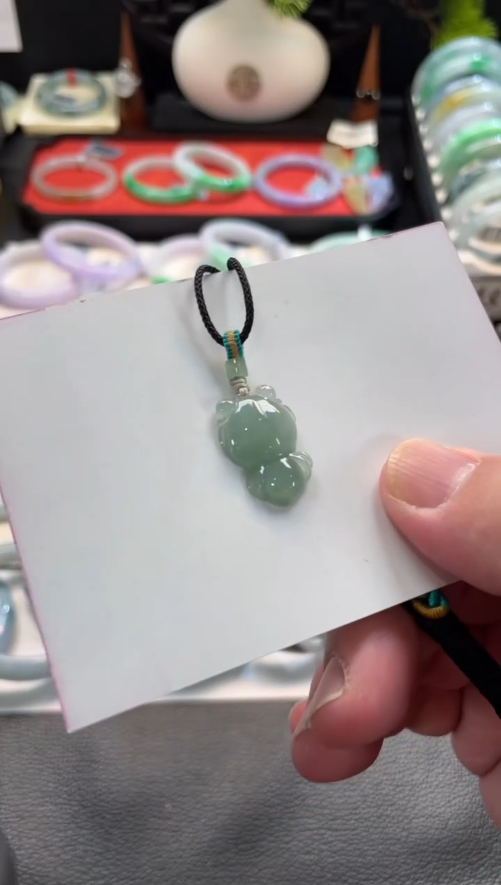 颈饰未镶嵌翡翠46号链接 有纹裂