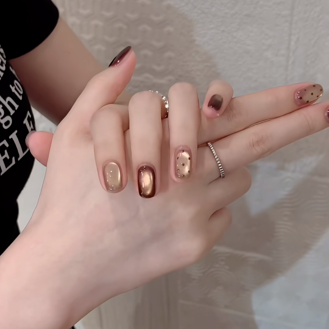 【慕斯可可】新款法式玻璃珠猫眼美甲穿戴甲片短款美拉德系显白美甲
