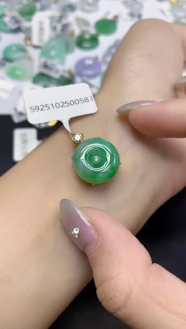 颈饰未镶嵌翡翠天然缅甸翡翠A货百元以上9元证书费自理