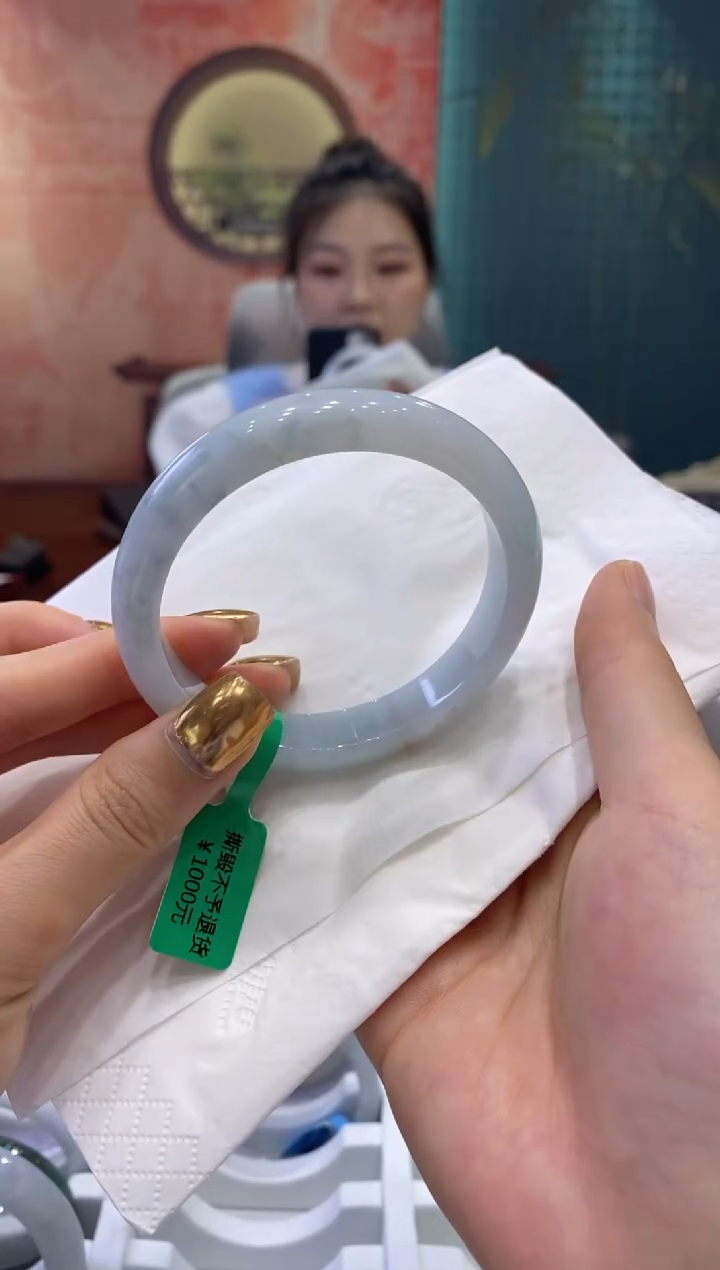 【闪购商品】翡翠手镯未镶嵌多人17160