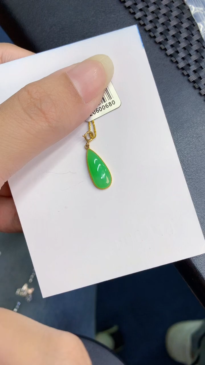 【闪购商品】翡翠颈饰18K金镶嵌000000008