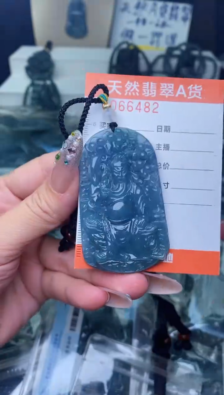 【闪购商品】翡翠颈饰未镶嵌··········