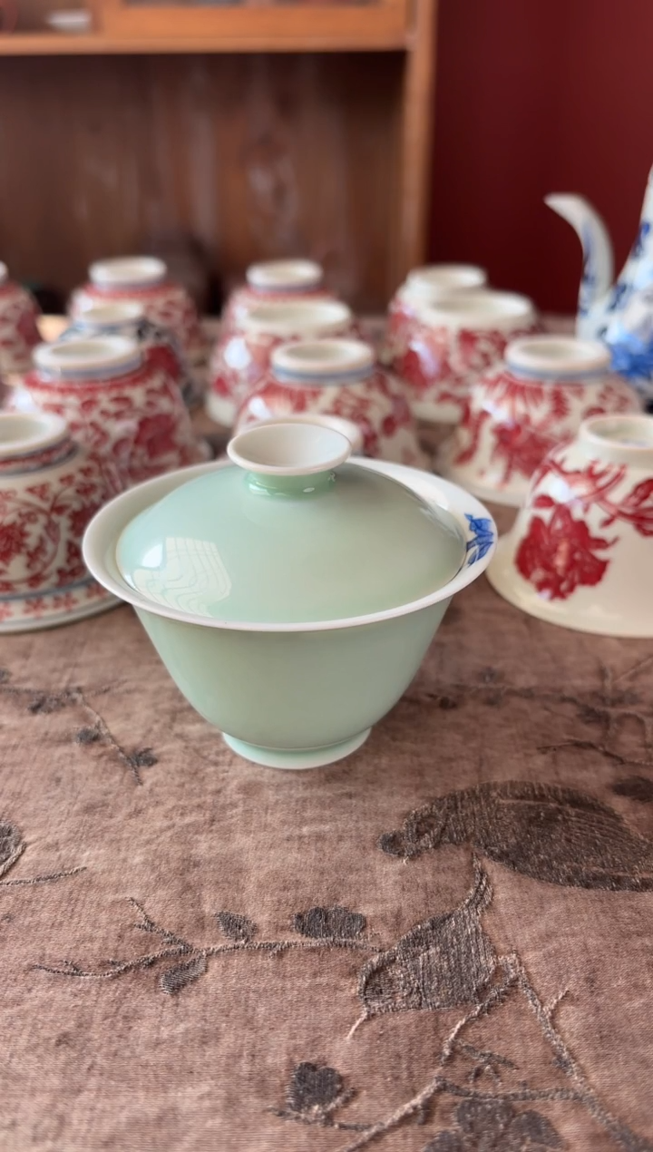 青釉石榴盖碗随机发