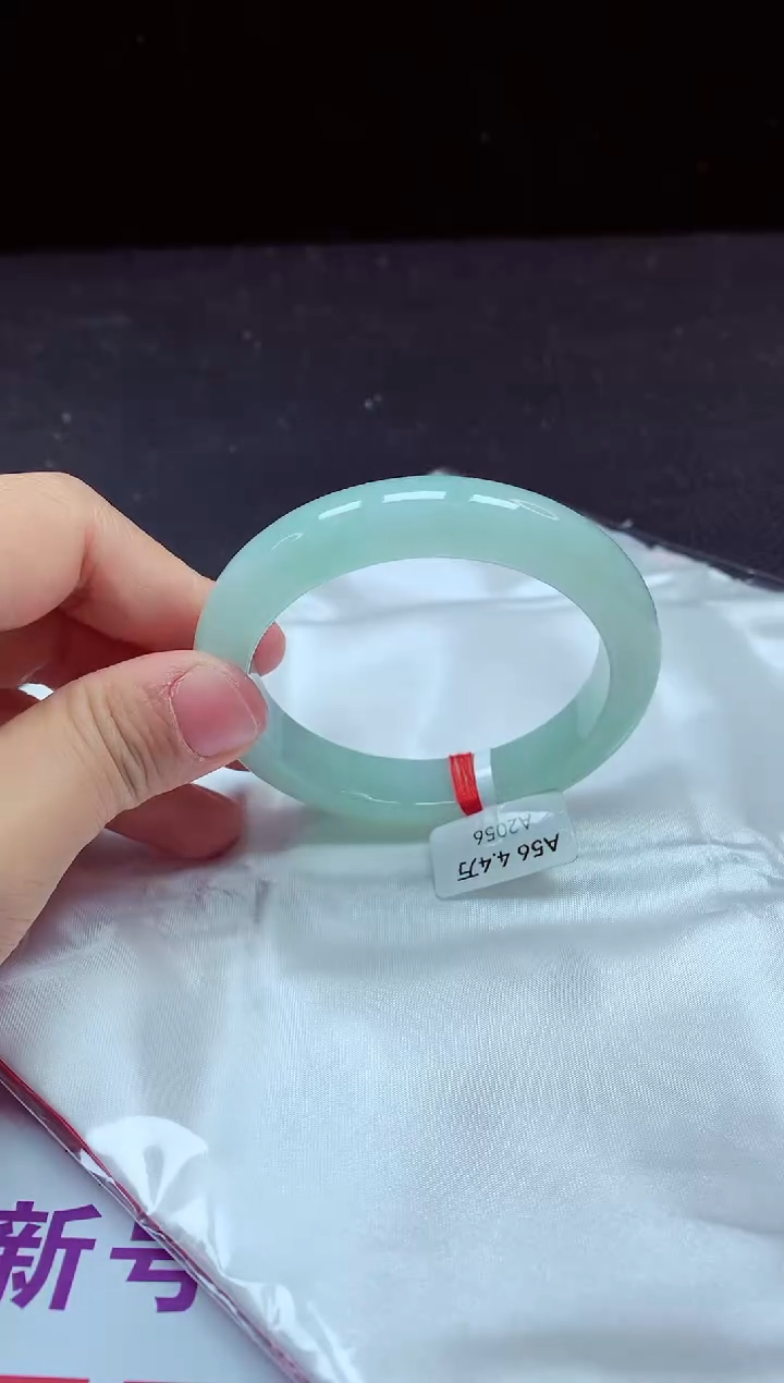 【闪购商品】翡翠手镯未镶嵌镯子56+
