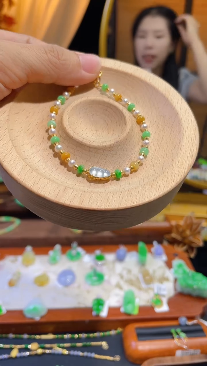 颈饰未镶嵌翡翠手链