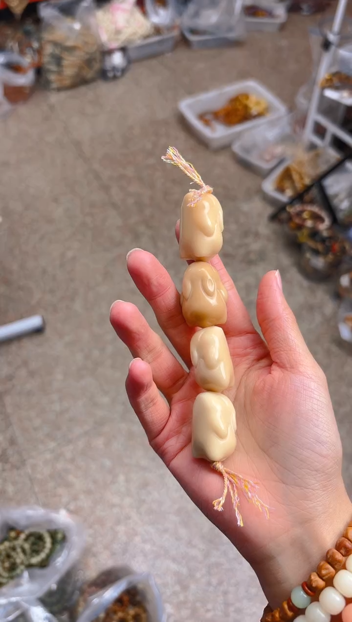 吊坠菩提根/象牙果风化趴趴兔棒棒糖