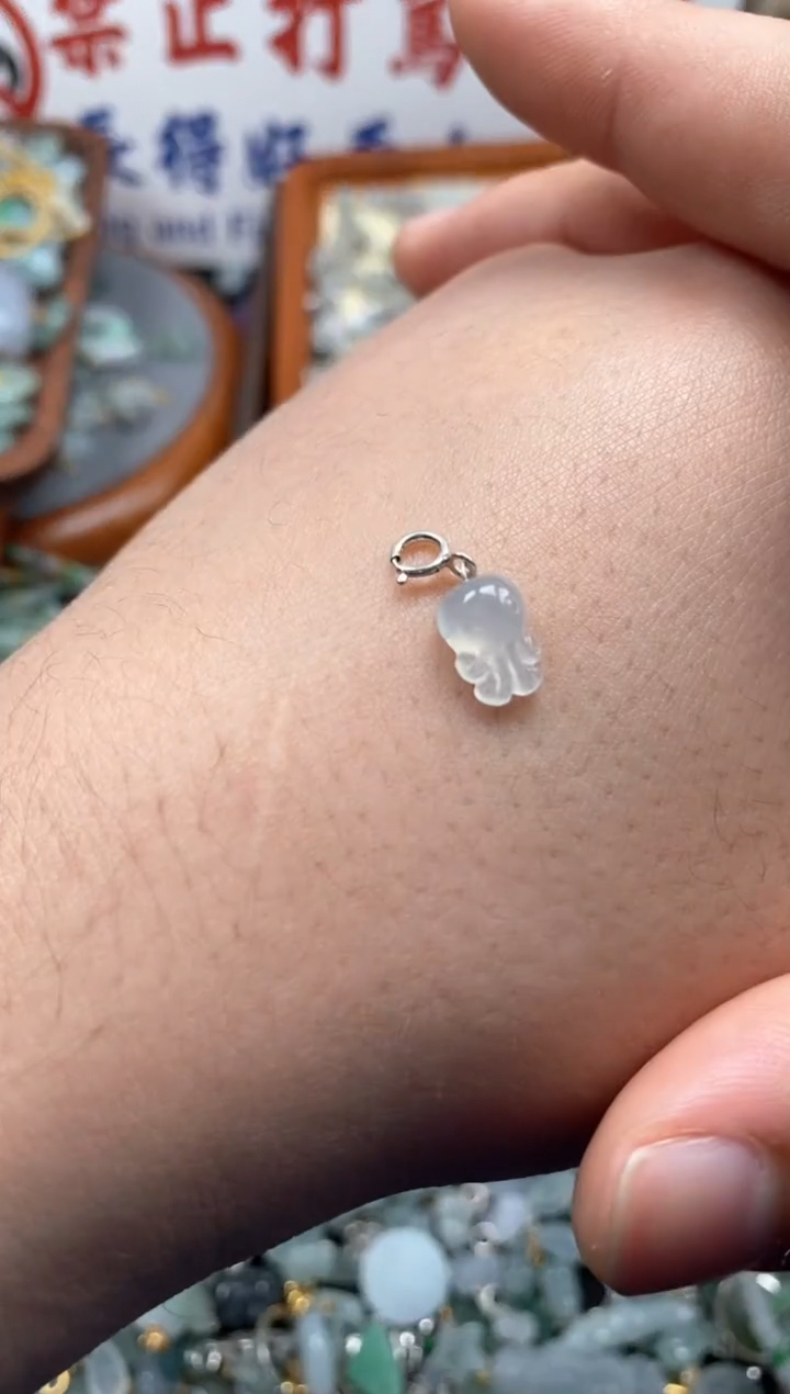 【闪购商品】翡翠颈饰未镶嵌哥哥