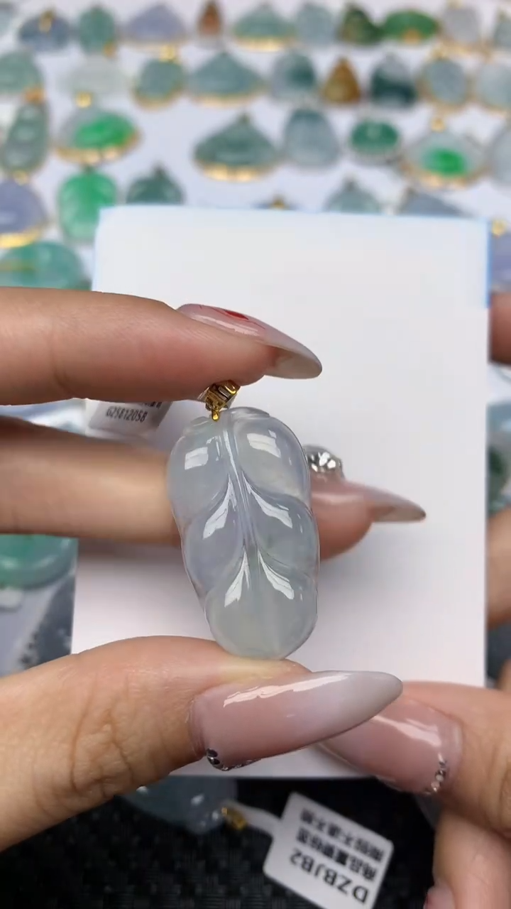【闪购商品】翡翠颈饰18K金镶嵌 天然翡翠A货