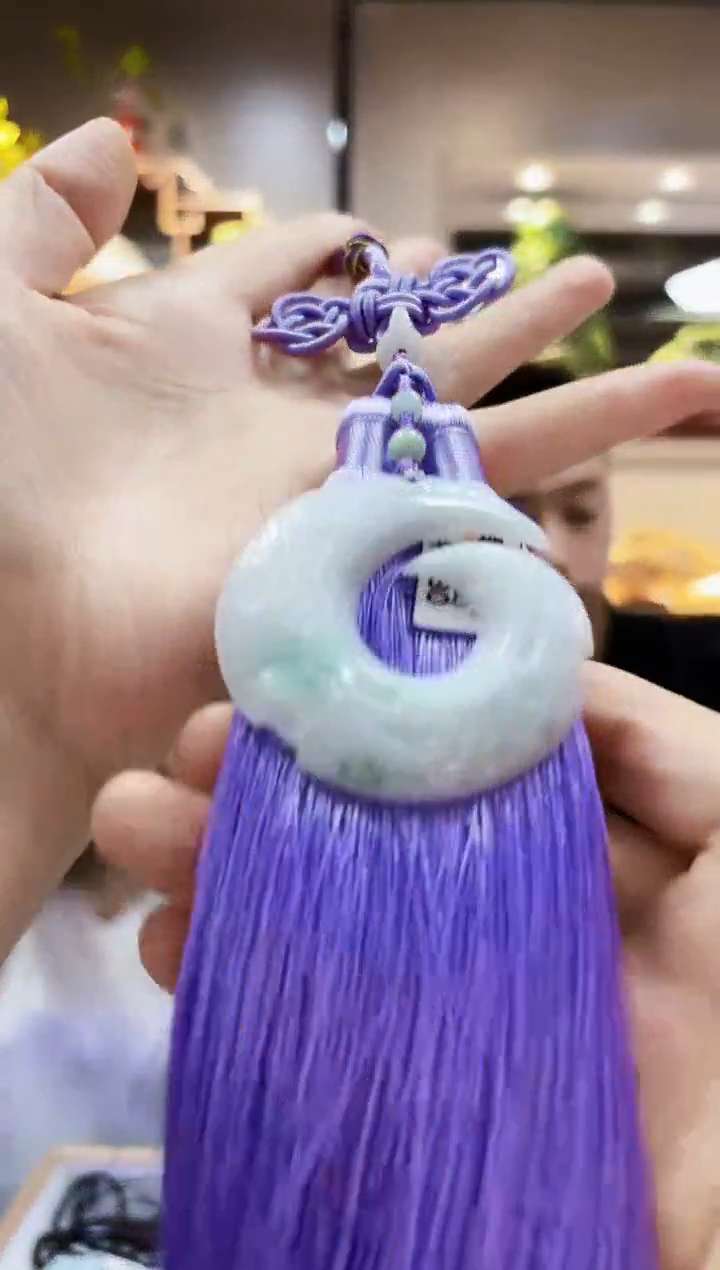 翡翠未镶嵌颈饰车挂