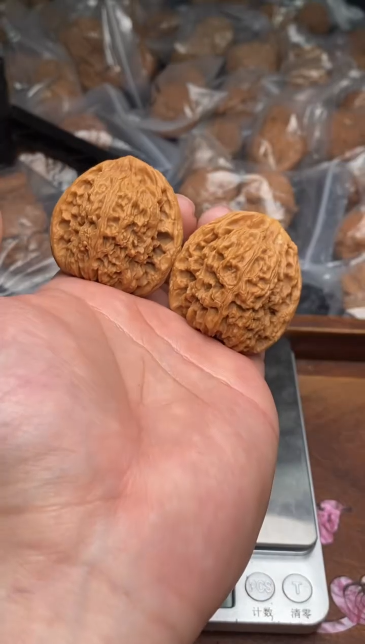 【闪购商品】文玩核桃把件G81号41尺南疆