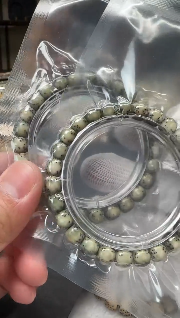 【闪购商品】星月菩提手串够绿！