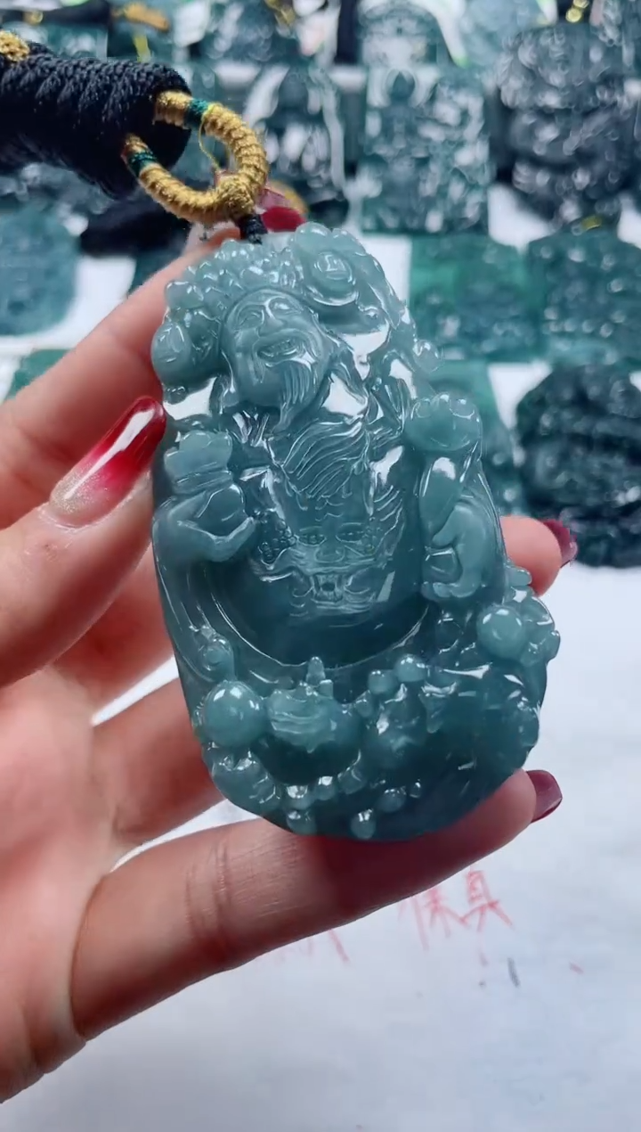 【闪购商品】翡翠颈饰未镶嵌           