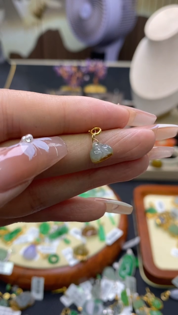 【闪购商品】翡翠颈饰18K金镶嵌净货18366