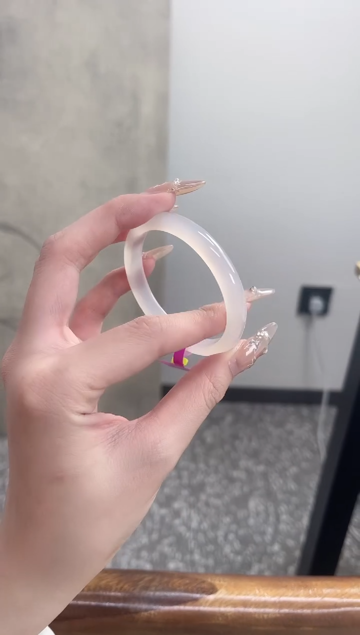 【闪购商品】玛瑙/玉髓手镯未镶嵌52圈 需要包容