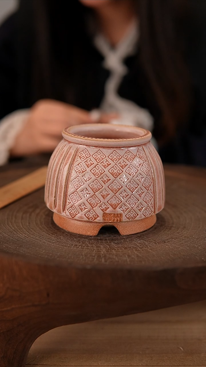 【闪购商品】红陶3-7-155默认有瑕口5.5