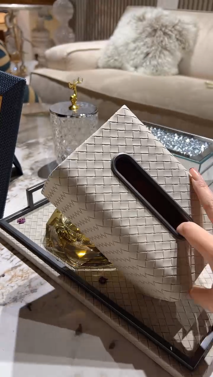 【闪购商品】复合米白色皮革纸巾盒