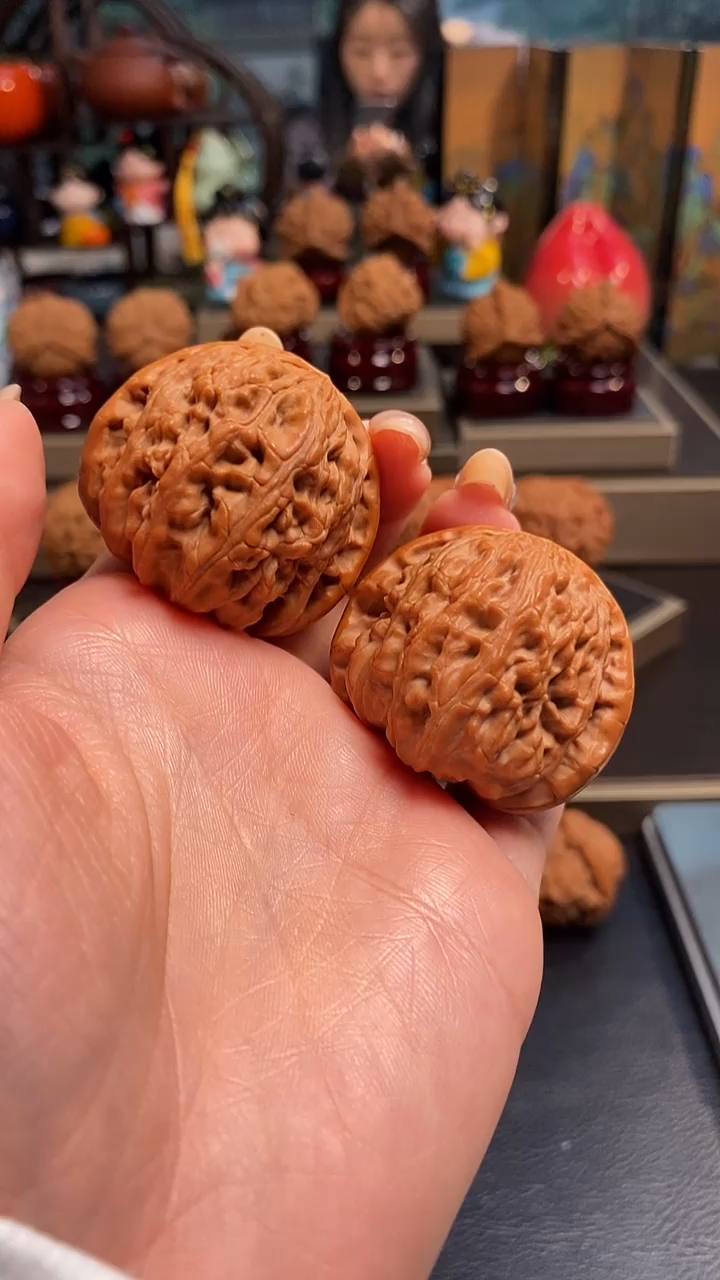 【闪购商品】文玩核桃把件F570白狮子40
