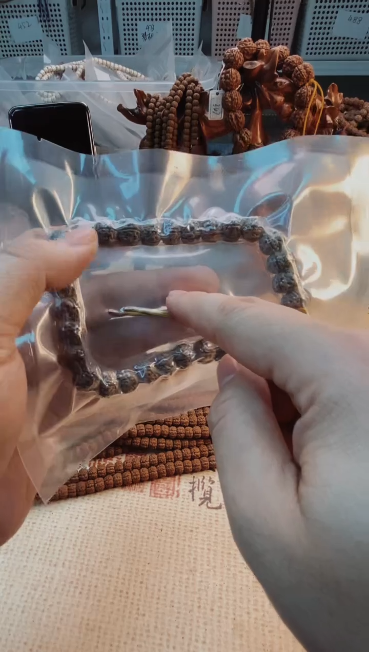 【闪购商品】金刚菩提手串灰皮老树王手持（真空包装）