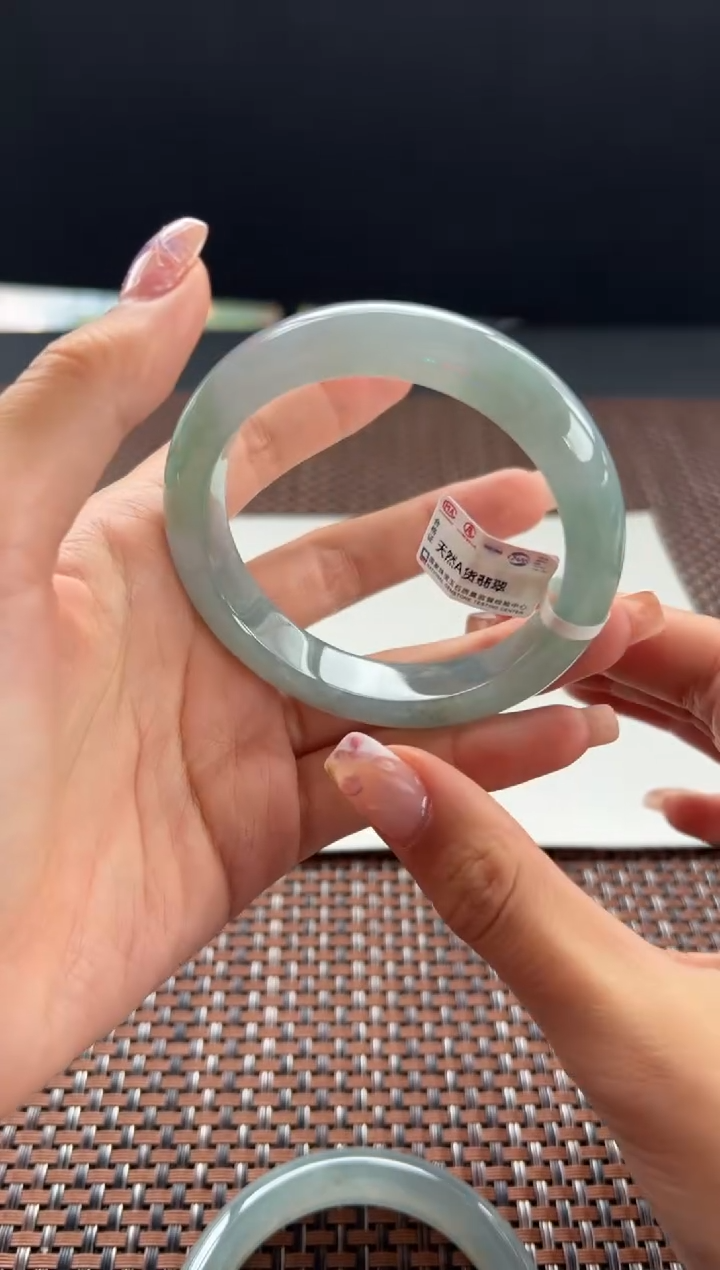 【闪购商品】翡翠手镯未镶嵌10号58.7*12.7*8.9