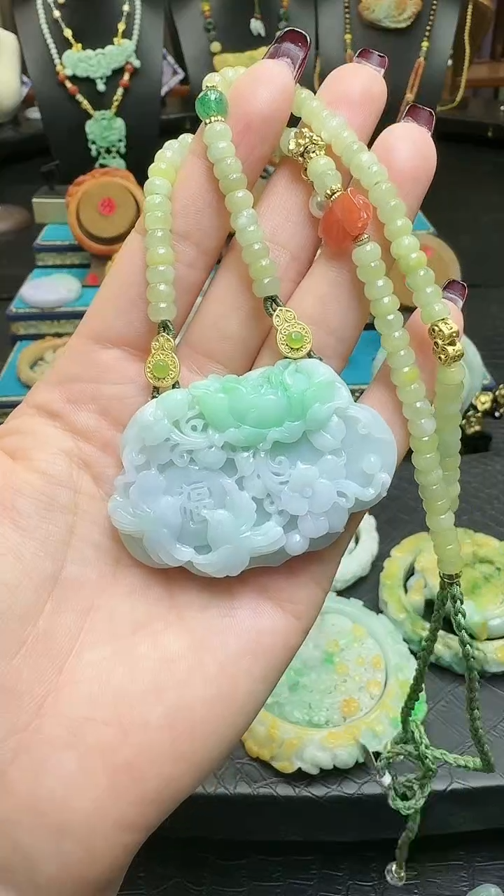 【闪购商品】翡翠颈饰未镶嵌鱼戏莲花