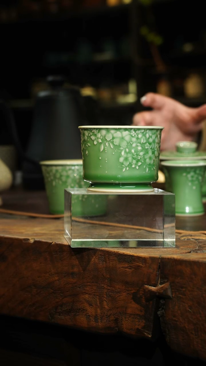 【闪购商品】瓷片李斌 梅子青繁花容天杯