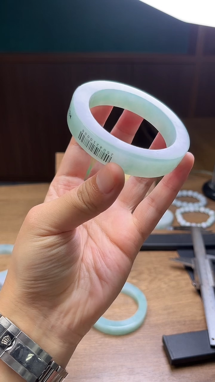 未镶嵌手镯定制翡翠?****?定制