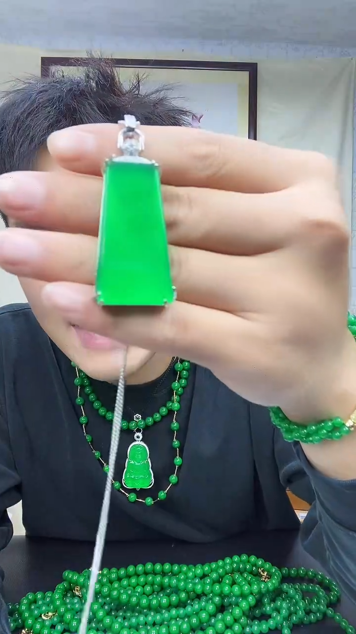 吊坠(赠链)银S925镶嵌翡翠D44