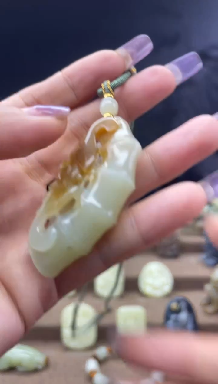 颈饰未镶嵌和田玉1